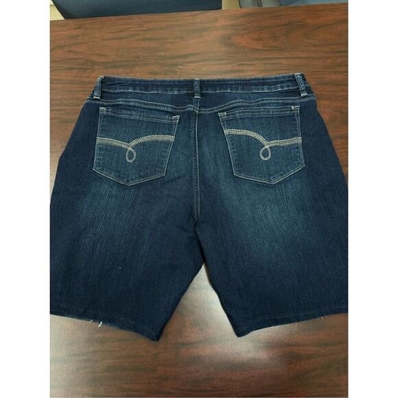 Riders by Lee Midrise Bootcut Cut Off Shorts Size 18 Petite - Picture 2 of 6